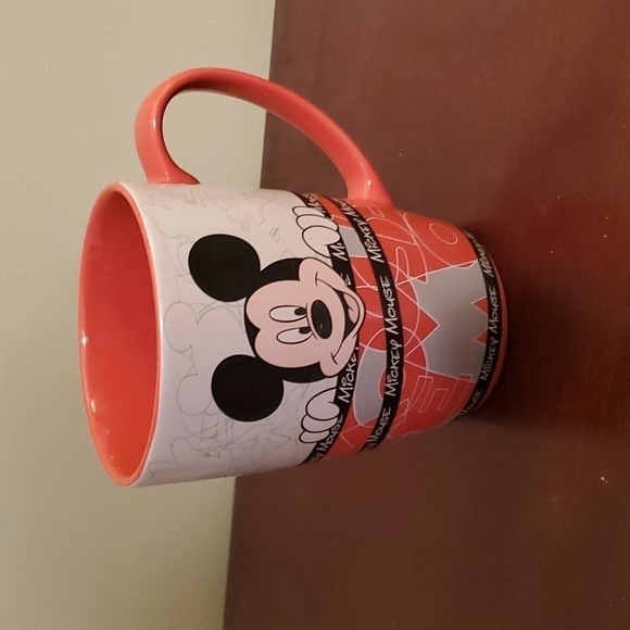 𝅺DISNEY Mickey Mouse Red Coffee Mug - Picture 1 of 5